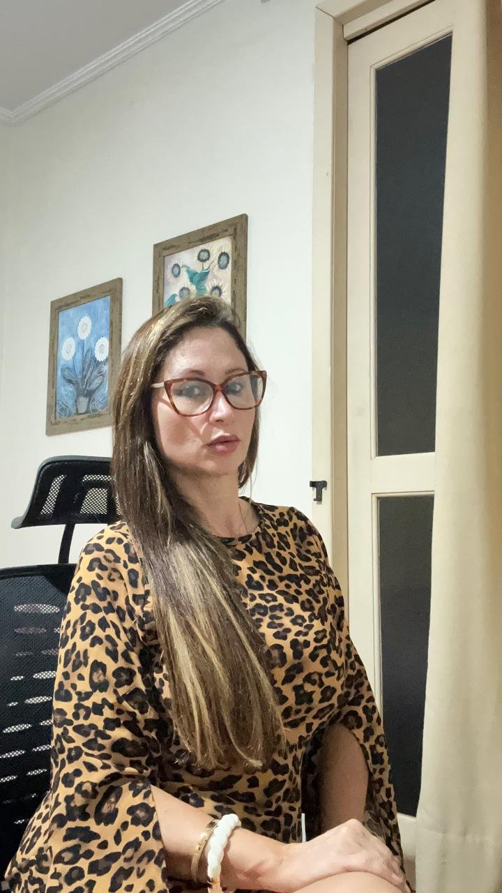 Dra Janaina Correa